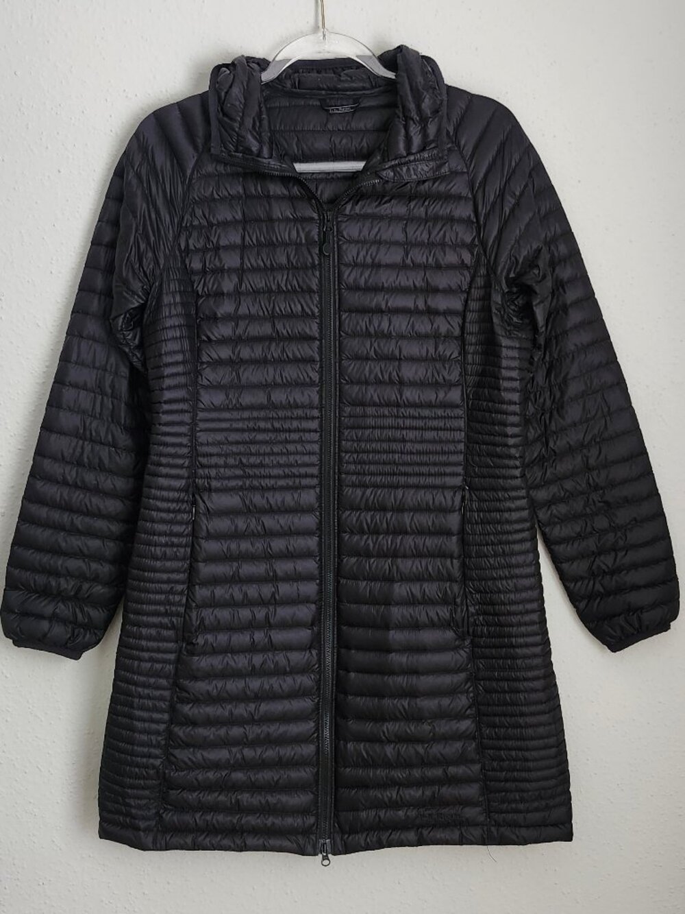 L.L. BEAN Ultralight 850 Goose Down Black Sweater Hooded Coat Small Petite